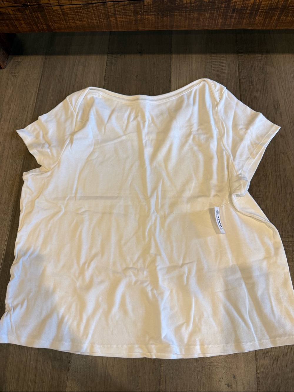 White Short Sleeve Scoop Neck Tee